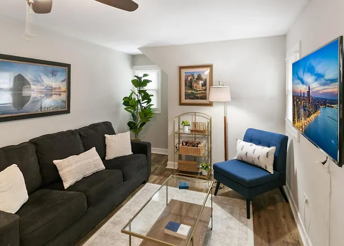 Апартаменты Modern In Dt Near Naval Base *